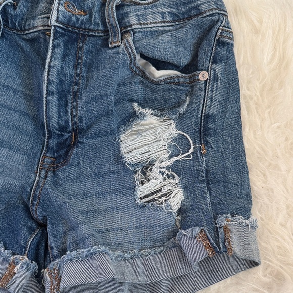 Aeropostale Distressed Mom Short size 2 - Picture 7 of 7